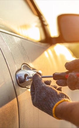 Millennium Locksmith technician offering mobile locksmith service in Austin Texas