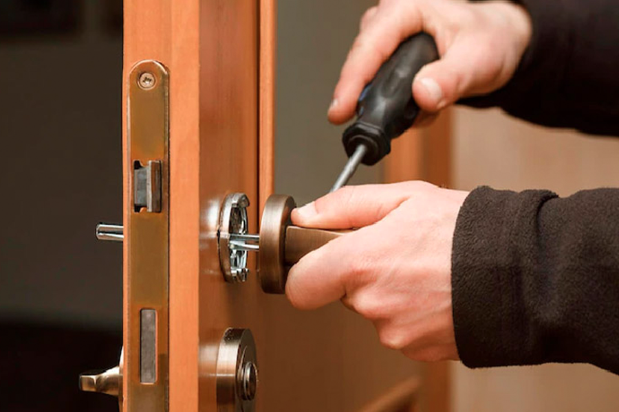 residential lock installation on front door in Austin TX